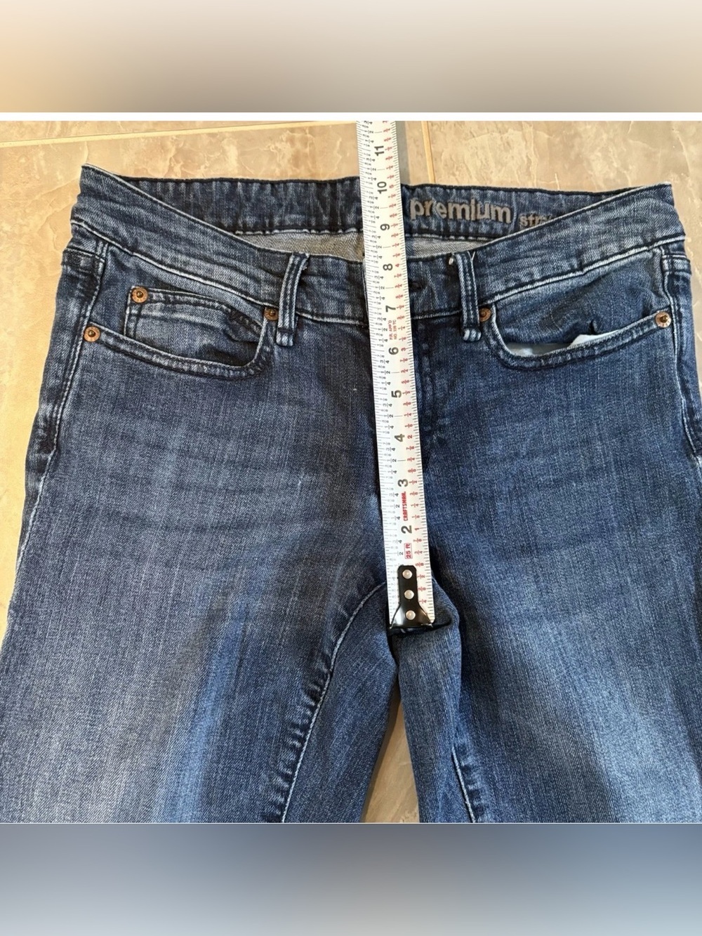 Gap Women’s Premium Straight Fit Jeans Sz 25 Mid Rise Medium Wash Denim Classic - Picture 7 of 10